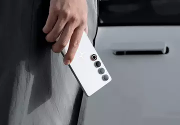 Polestar Phone: 6,79-calowy wyświetlacz LTPO OLED, ...