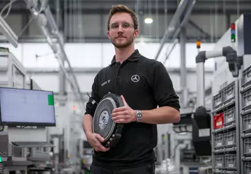 Nowy silnik elektryczny Yasa mocniejszy niż ...