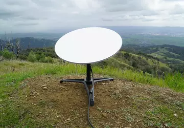 SpaceX uruchamia internet satelitarny Starlink w ...