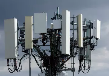 FAA podąża za AT&T i Verizon, ...