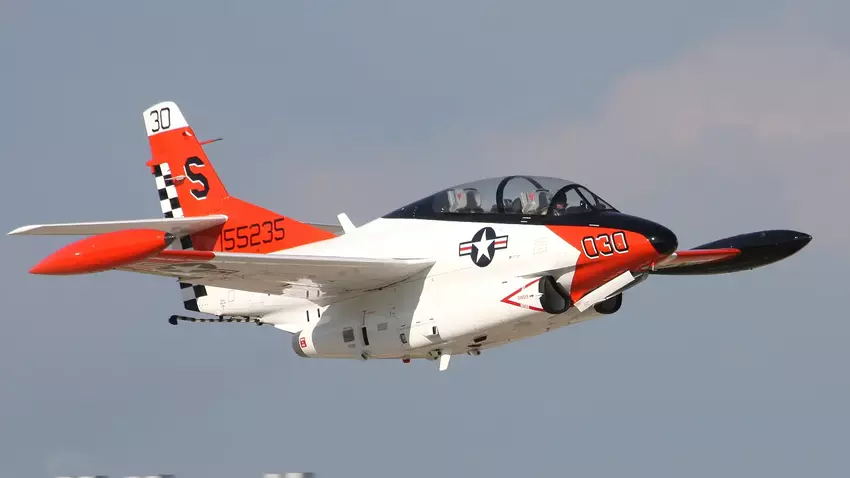 Były pilot US Marine Corps chciał sprzedać T-2 Buckeye do Chin