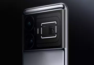 Zakrzywiony wyświetlacz, przezroczysty panel tylny i ...