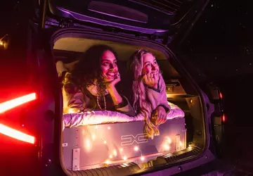 Dacia zbuduje „hotel z samochodów” dla ...