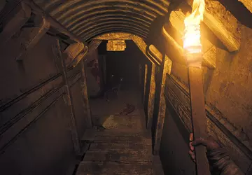 Śmierć bohatera i eksploracja upiornych korytarzy ...