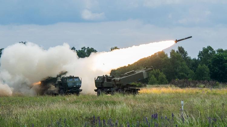 Drony zwiadowcze, pociski HIMARS i pojazdy ...