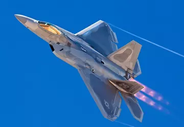 Polowanie na UFO: rakiety F-22 Raptor ...