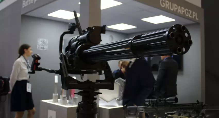 Polska prezentuje karabin maszynowy WLKM, który może skutecznie zestrzeliwać drony wroga