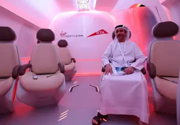 Kapsułka Hyperloop najpierw umieszczony wewnątrz