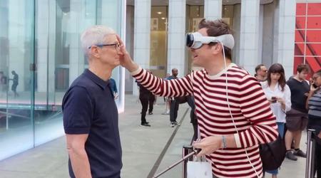 CEO Apple Tim Cook i Jimmy Fallon z The Tonight Show omawiają iPhone'a 16 podczas spaceru po Nowym Jorku (wideo)