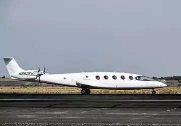 Pierwszy na świecie elektryczny samolot krótkodystansowy ...