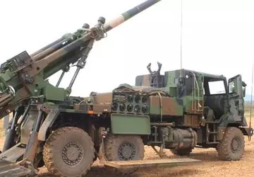 Francja przekaże Ukrainie 12 kolejnych karabinów ...