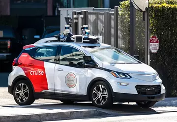 Cruise wznawia testy taksówek-robotów po wypadku ...