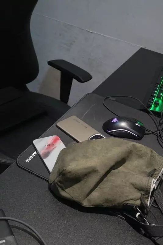 Zdjęcie smartfona iQOO 15