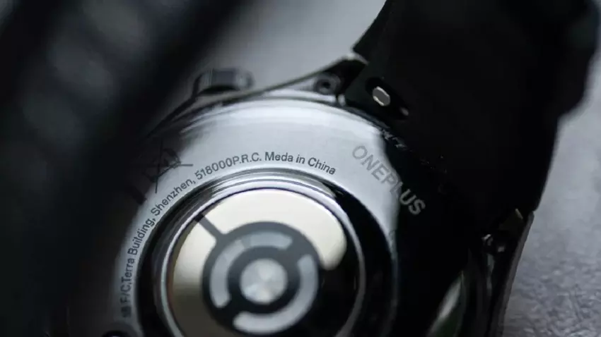 "Meda in China": zabawna literówka na obudowie smartwatcha OnePlus Watch 3