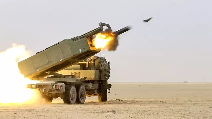 USA są zadowolone z dokładności, z jaką Ukraina używa HIMARS MLRS do niszczenia rosyjskich składów amunicji