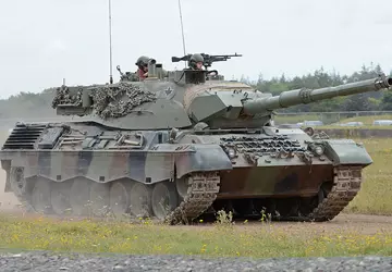 Ukraiński Leopard 1A5 wytrzymał tuzin trafień ...