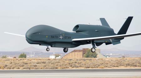 Amerykański dron strategiczny RQ-4B Global Hawk zakończył 7-godzinną misję nad Morzem Czarnym, zbliżając się na odległość 150 kilometrów od Krymu.