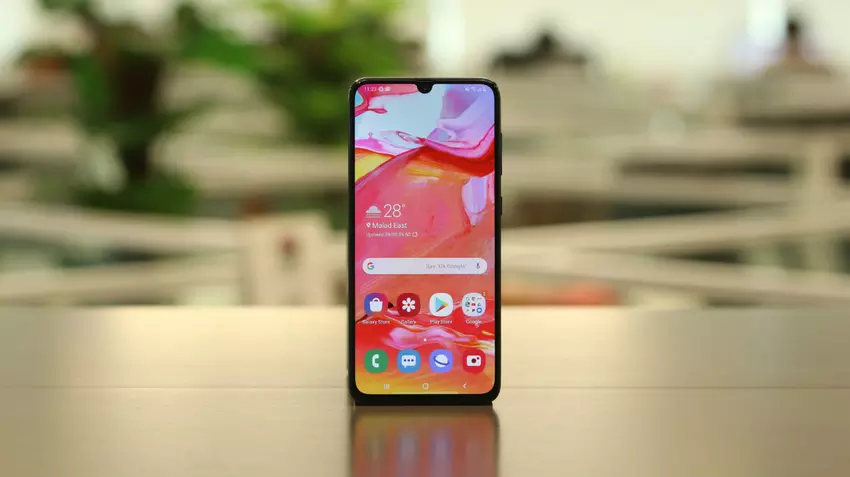 Samsung Galaxy A70 w Ukrainie zaczął otrzymywać aktualizację One UI 2.0 z systemem Android 10 na pokładzie