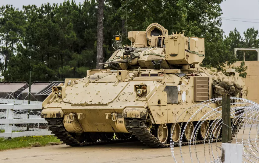 Bradley, M113, HMMWV, samobieżne haubice, pociski do HIMARS, miny Claymore i rakiety Sea Sparrow do obrony powietrznej: USA ogłaszają nowy pakiet pomocy wojskowej dla Ukrainy o wartości 3 075 000 000 dolarów