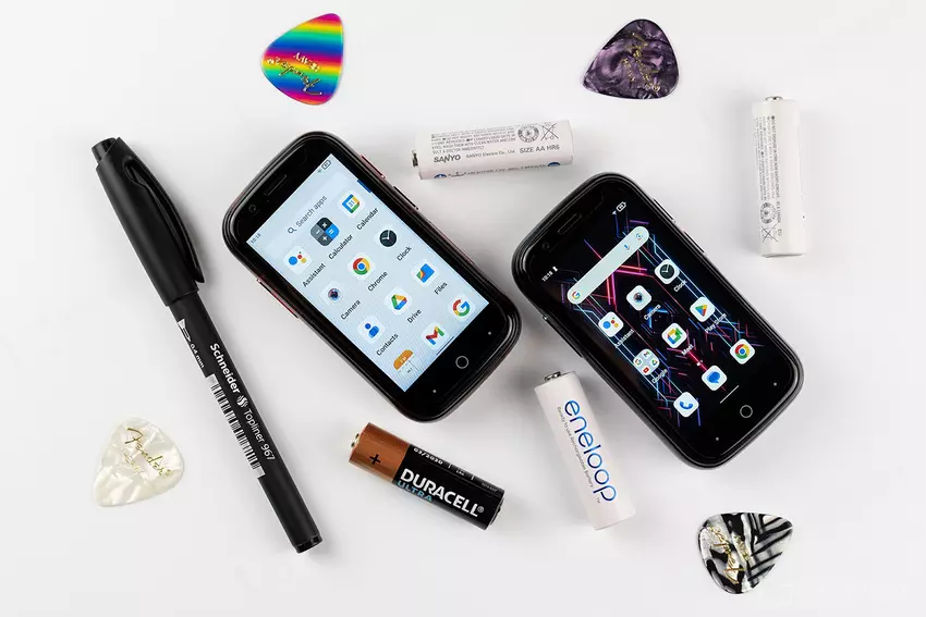 Unihertz Jelly Star - malutki przezroczysty smartfon z 3-calowym wyświetlaczem, aparatem 48 MP, systemem Android 13 i NFC