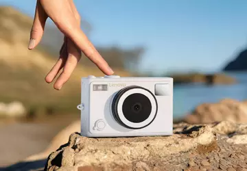 Przedstawiono kompaktowy aparat cyfrowy Lenovo C55 ...