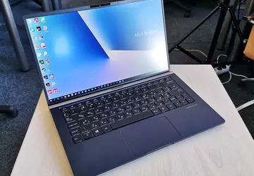 Przegląd ASUS ZenBook 13 UX333FN: mobilność ...