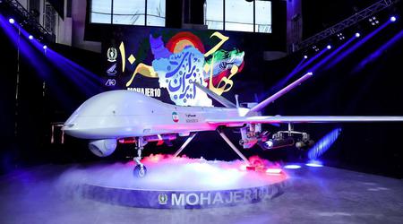 Iran zaprezentował drona atakująco-rozpoznawczego Mohajer-10 o konstrukcji podobnej do MQ-9 Reaper, który może latać z prędkością 210 kilometrów na godzinę w odległości do 2000 kilometrów.