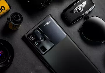 Podobnie jak iPhone 12 i iPhone ...