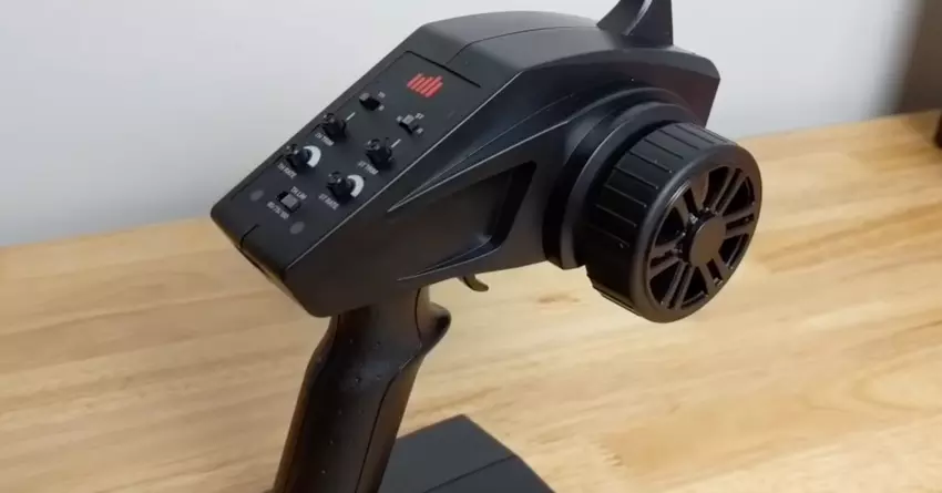 1:18 AXIAL JR. CAN-AM YETI MAVERICK X3 samochód rc poniżej 200 USD