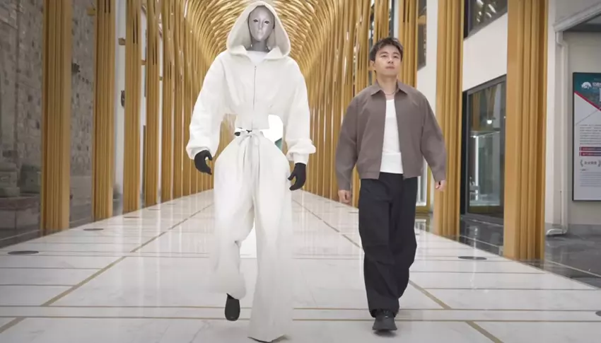 Nigdy roboty nie poruszały się tak płynnie: przedstawiono androida Unitree H2