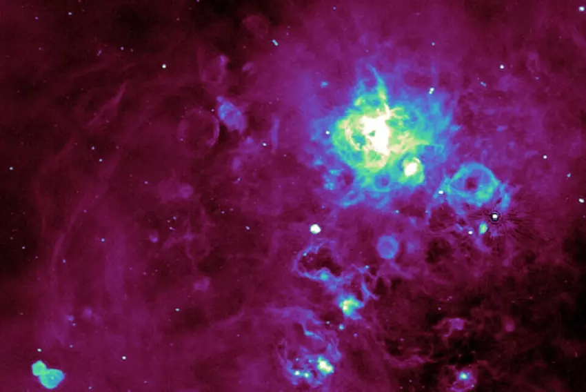 Wykryto nieznane wcześniej fale radiowe pochodzące od pobliskich gwiazd i odległych galaktyk