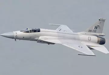 Pakistan wyposażył myśliwce JF-17 w chińskie ...