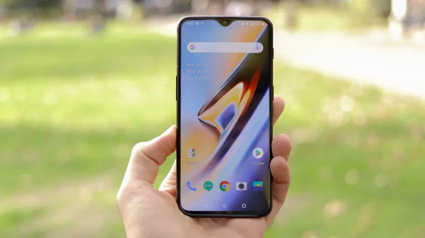OnePlus 6 i OnePlus 6T otrzymały Oxygen OS Open Beta 31/19: naprawiono błędy i poprawiono kamerę