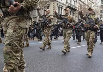 Grecja niemal podwaja wydatki na obronność