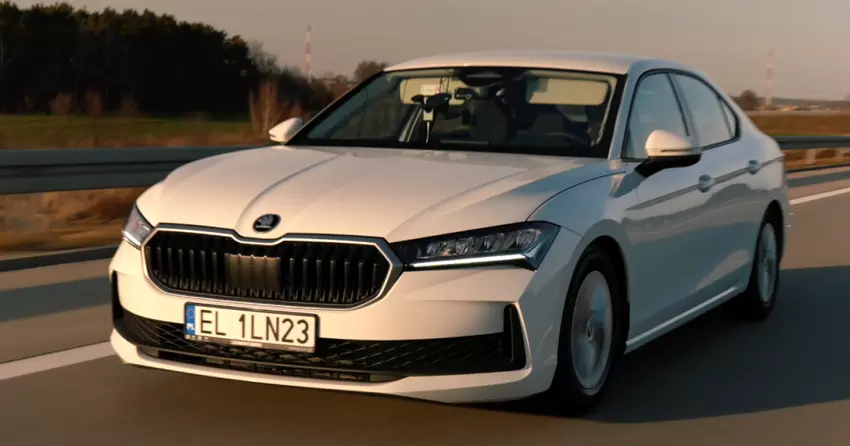Rekord: Skoda Superb TDI przejechał 2831 km na jednym baku