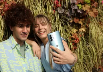 Motorola wprowadza smartfony Moto G62 5G ...