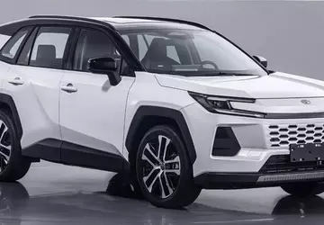 Toyota przygotowuje nową wersję benzynową RAV4, ...