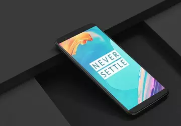 "Na żywo" zdjęcie OnePlus 6: wycięcie ...