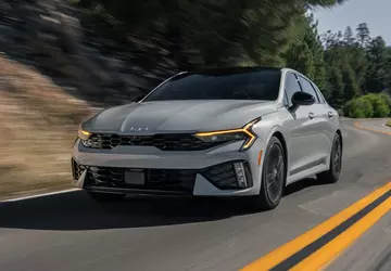Amerykańskie Kia K5 przypadkowo otrzymały ustawienia ...