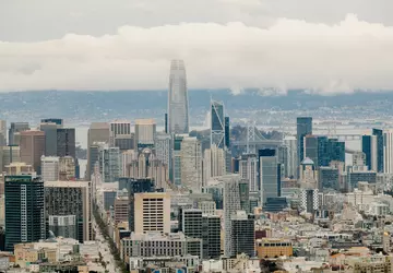 Sztuczna inteligencja stymuluje wzrost zatrudnienia w ...