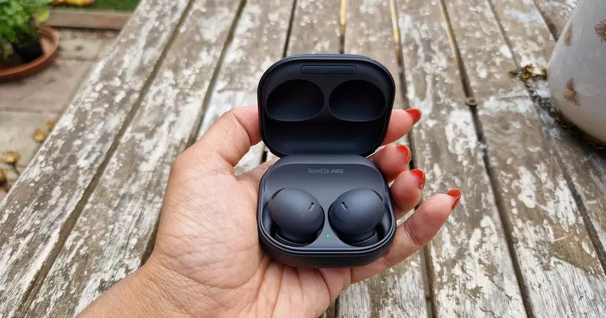 Nowa funkcja Galaxy Buds: Samsung Music za pomocą gestów dotykowych