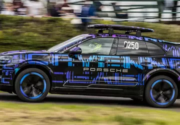 Porsche Cayenne Electric bije rekordy nie ...