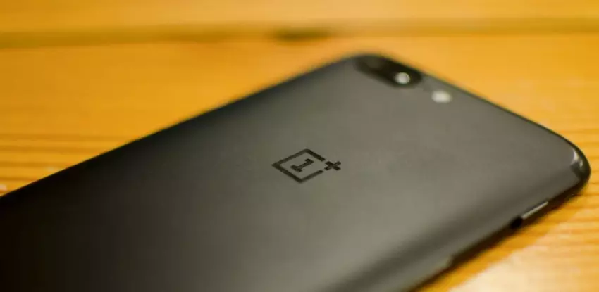 OnePlus 6 "podświetlony" w bazie Geekbench