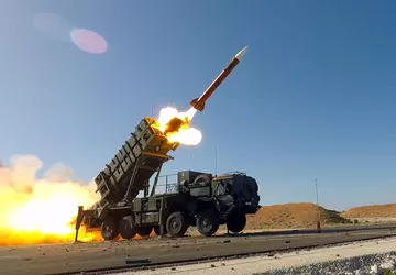 Hiszpania przekazuje Ukrainie pociski do systemów ...