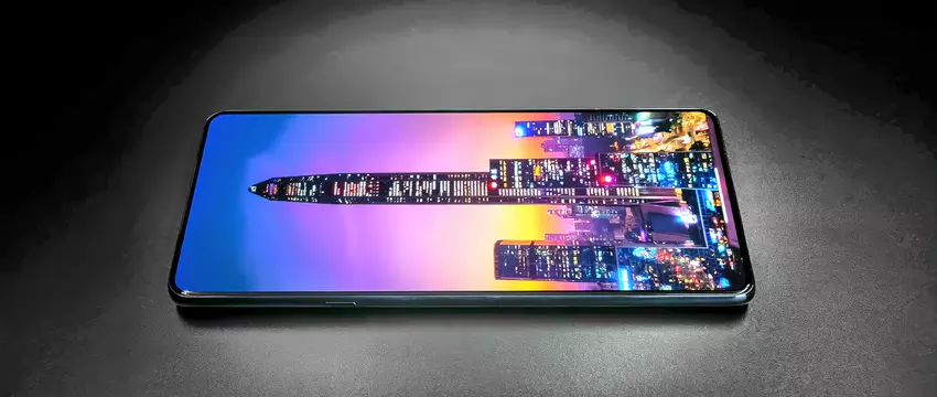 Motorola wypuści smartfon z kamerą na podekran, będzie to specjalna wersja Moto Edge X30