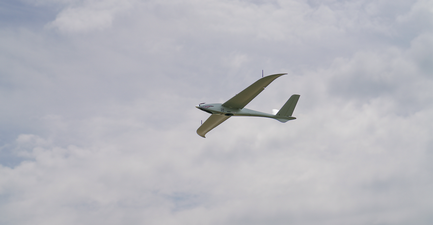 Zaprezentowano ukraińskiego drona rozpoznawczego MINI SHARK - prędkość do 120 km/h, kamera USG-261 z 10-krotnym zoomem i zasięg transmisji strumienia wideo do 35 km
