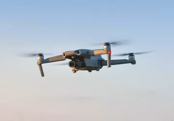 Quadkopter DJI pomógł zniszczyć kuchnię, personel ...