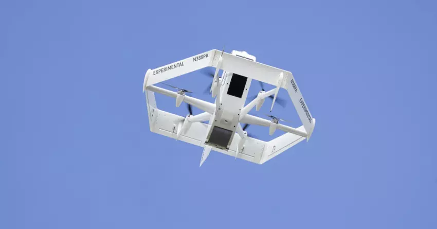 Amazon uruchamia usługę dostaw dronem w dwóch stanach USA