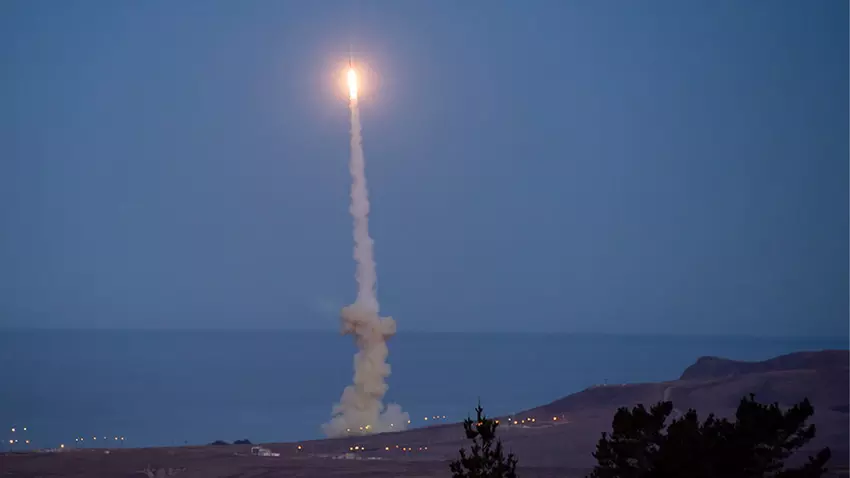 Amerykańska rakieta przechwytująca GBI nowej generacji skutecznie zestrzeliła pocisk balistyczny średniego zasięgu.