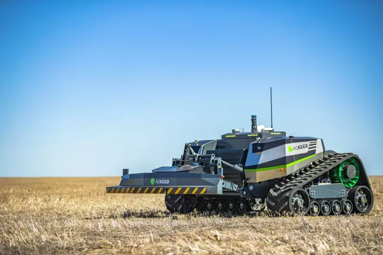 AgXeed AgBot: Samodzielny traktor zmienia reguły ...